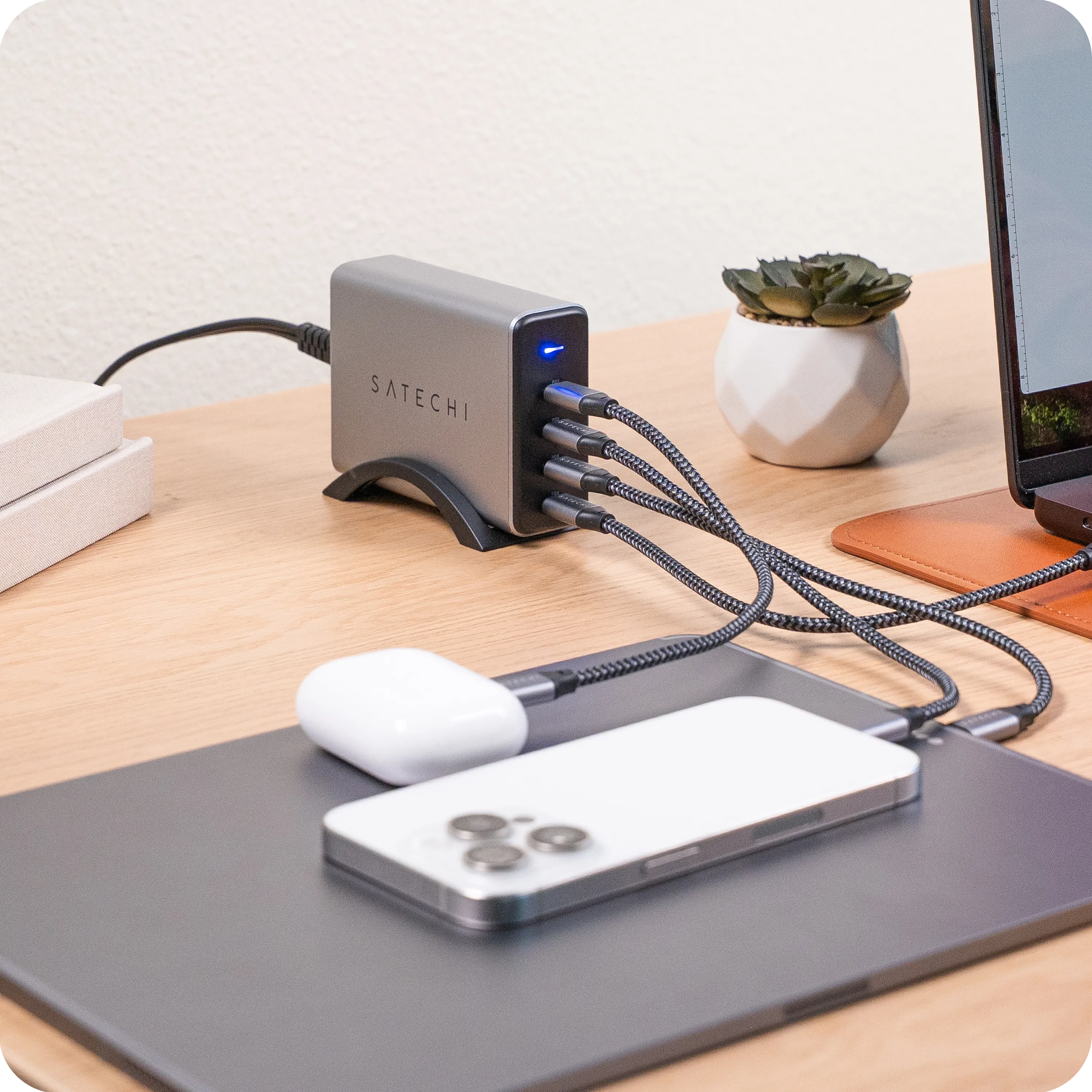 165W USB-C 4-Port PD GaN Charger Satechi EU