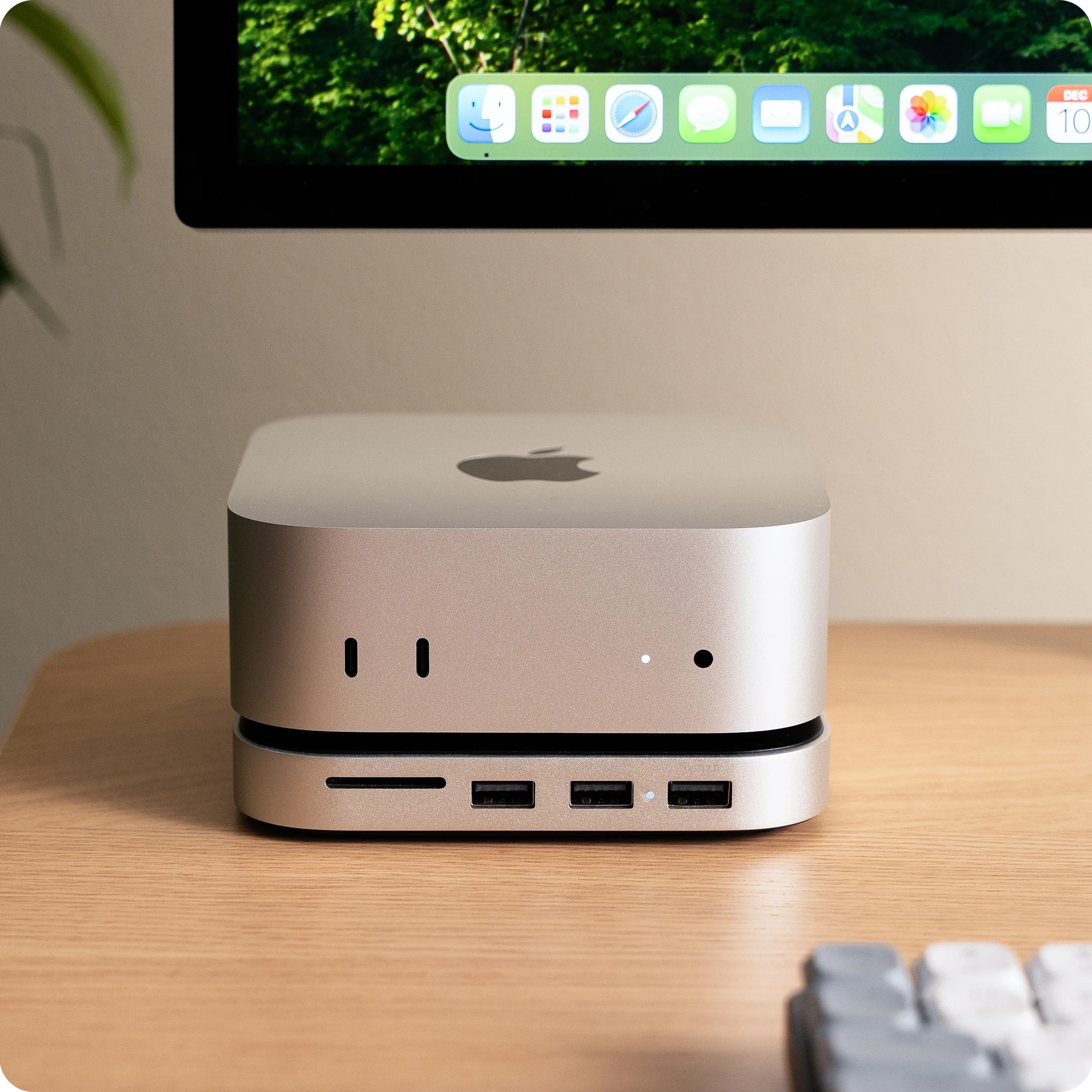 Mac Mini M4 Stand & Hub with SSD Enclosure Satechi Silver