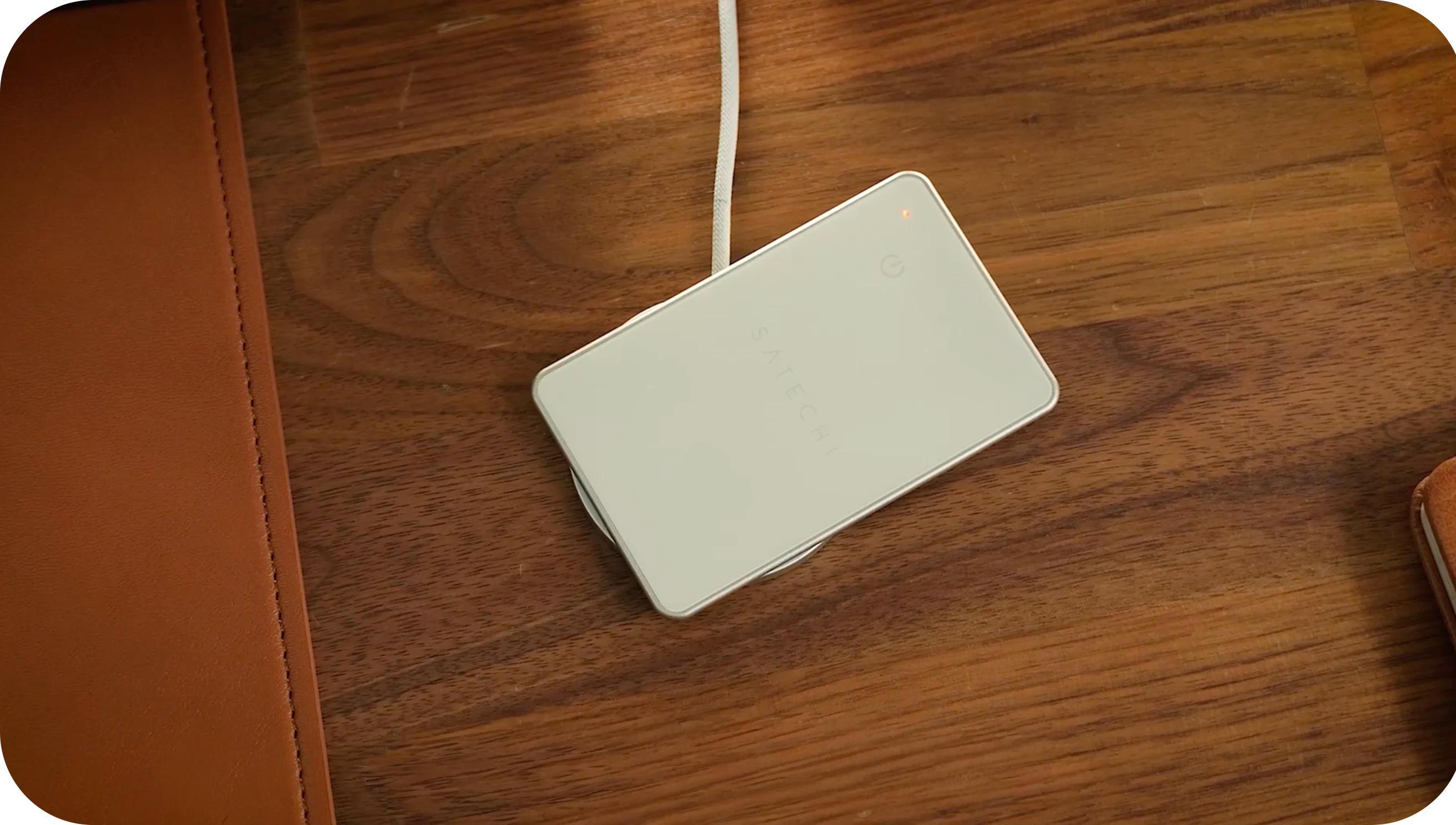 FindAll™ Card Satechi Sand 