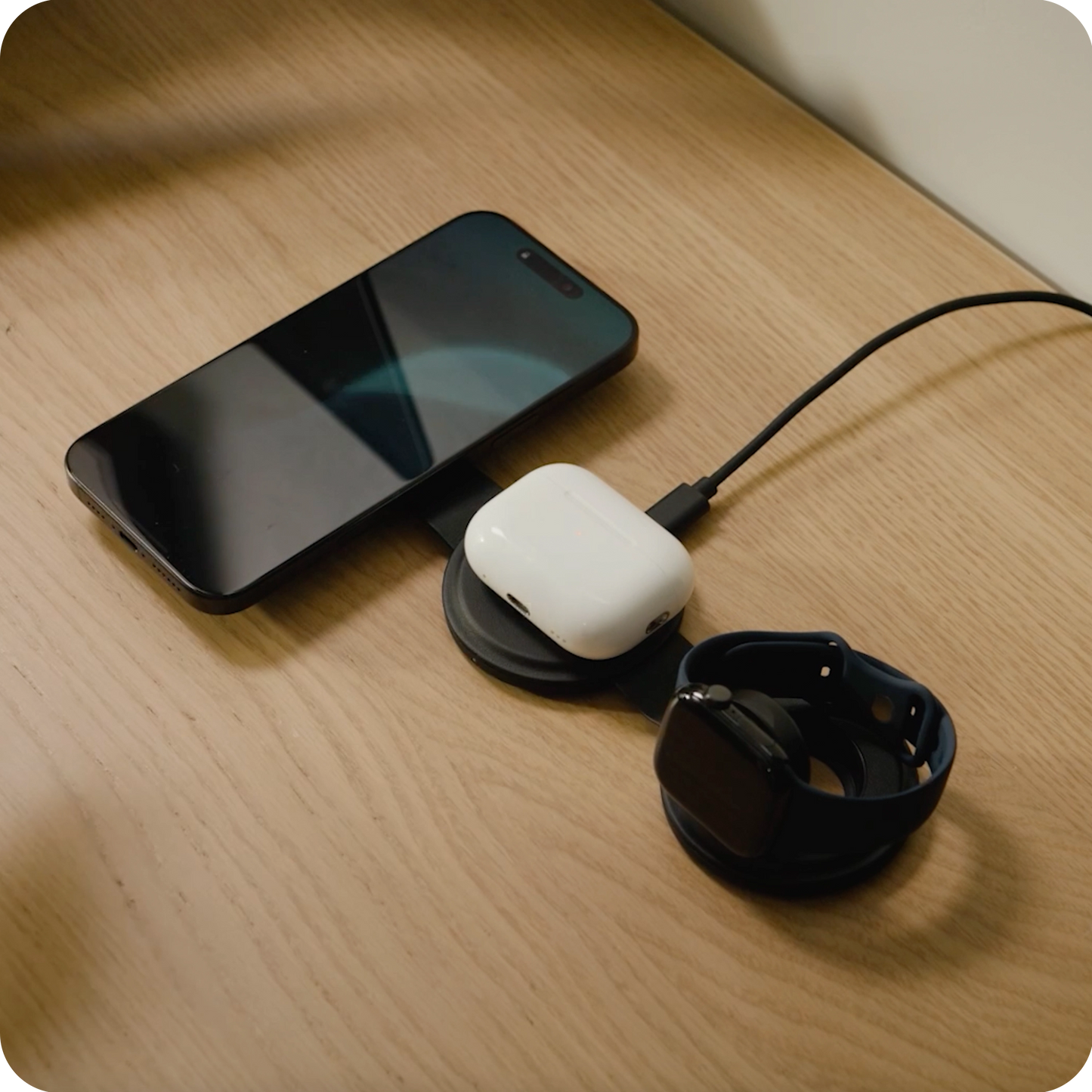 OntheGo™ 3-in-1 Charger Satechi Black