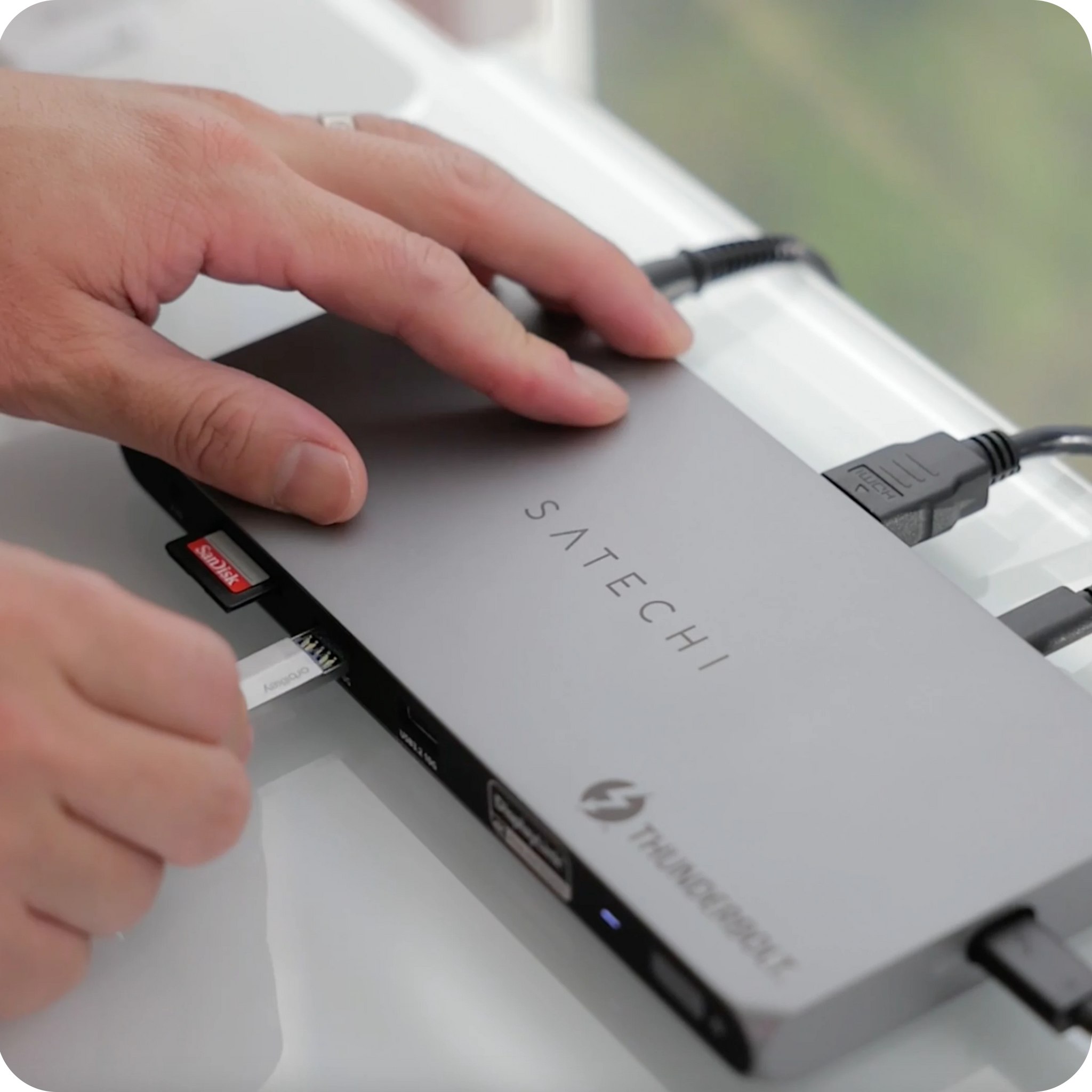 Thunderbolt 4 Multi-Display Docking Station Satechi US