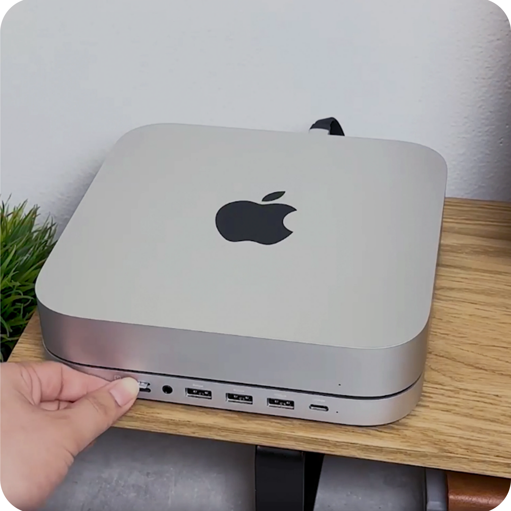 Stand & Hub For Mac Mini / Studio With NVMe SSD Enclosure