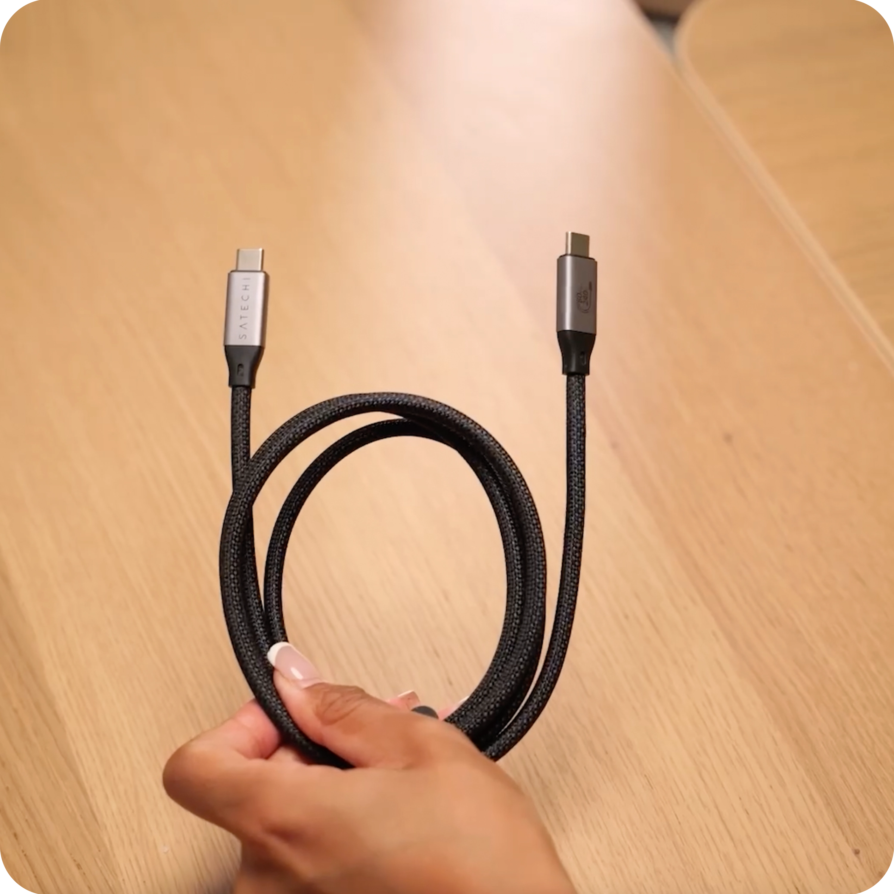 USB4 V2 Pro Cable Satechi