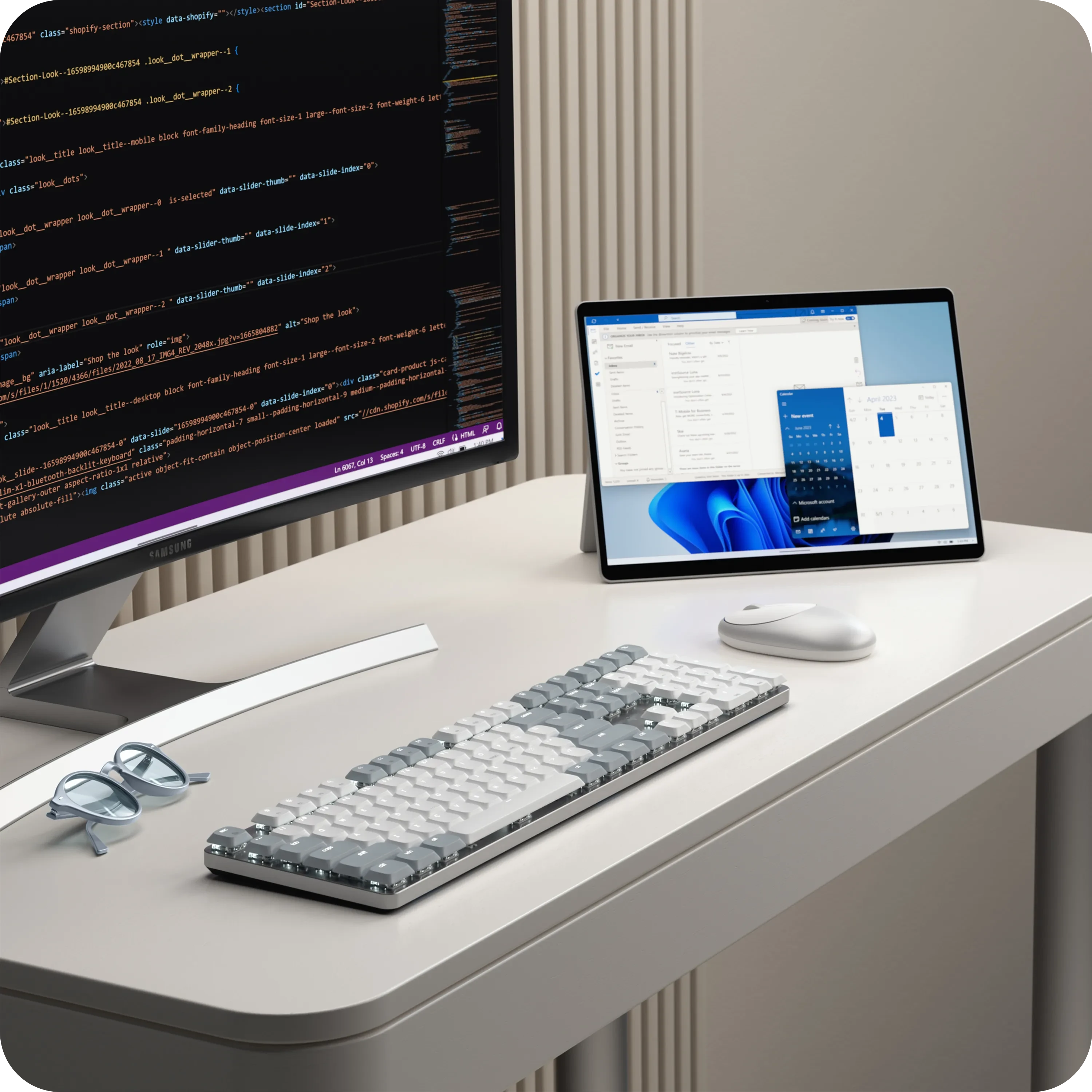 SM3 Slim Mechanical Backlit Bluetooth Keyboard Satechi Light