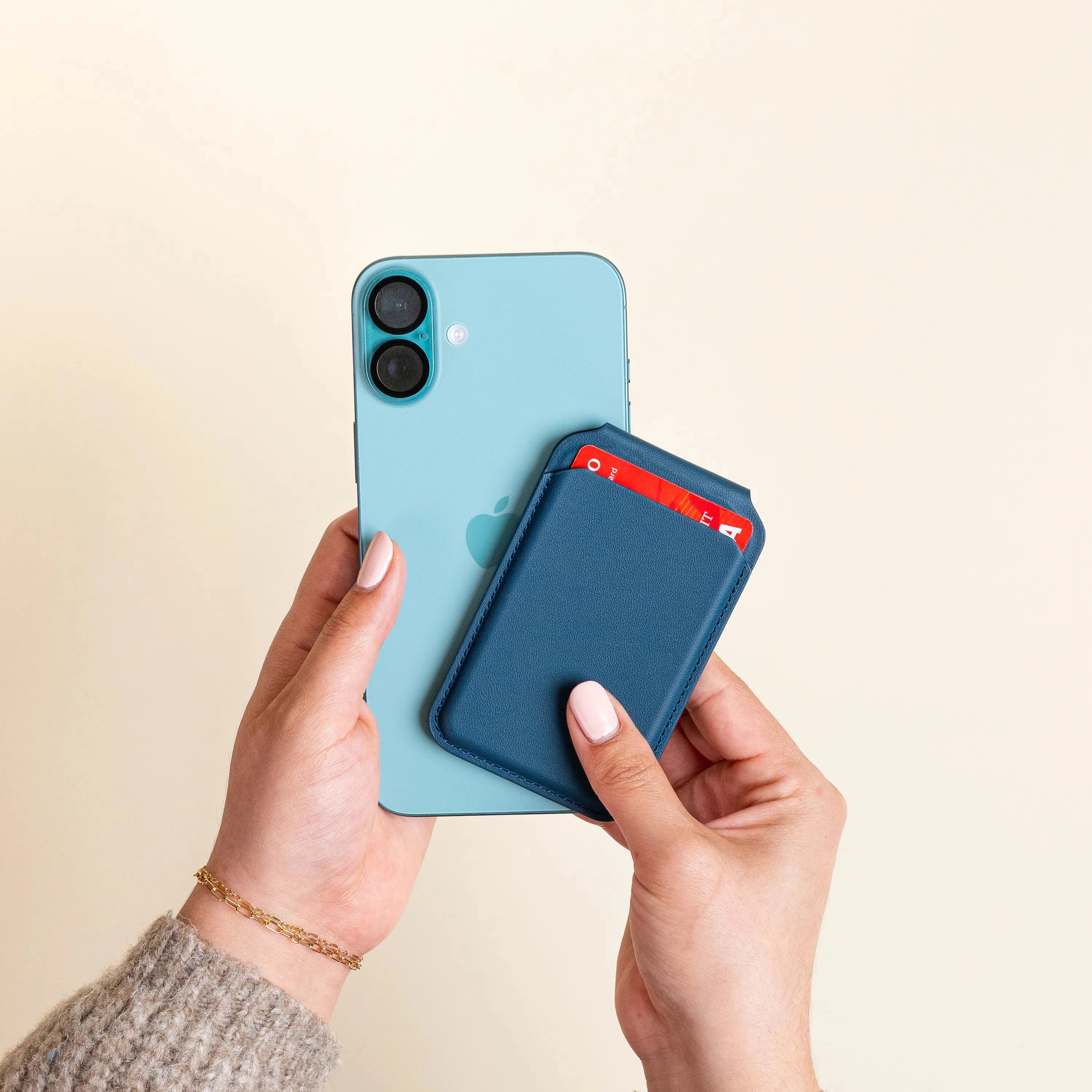 Vegan-Leather Magnetic Wallet Stand Satechi Dark Blue #group_dark_blue