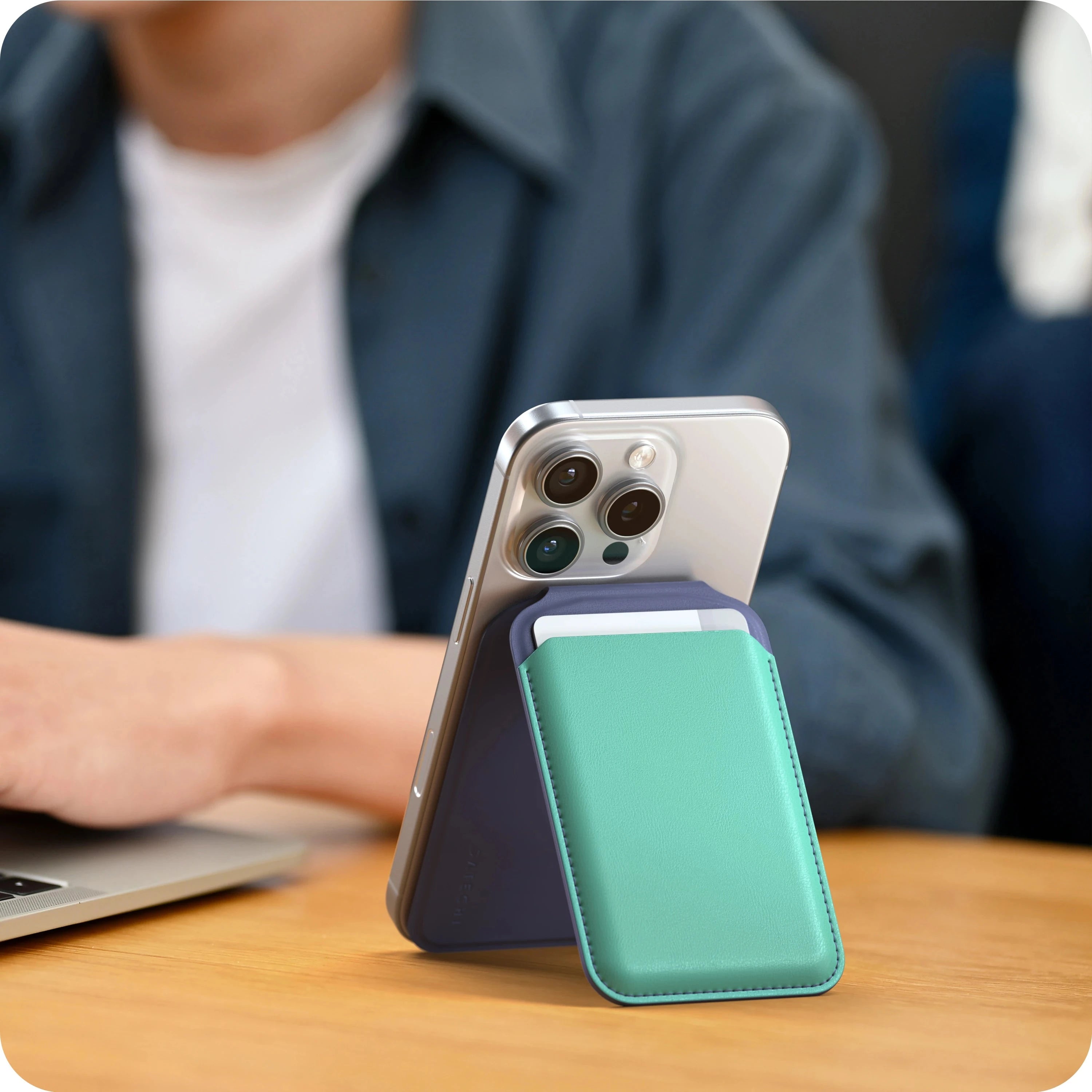 Vegan-Leather Magnetic Wallet Stand Satechi Aqua